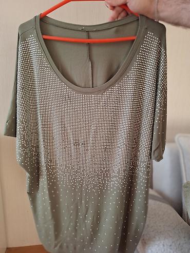 3xl: Zərif və diqqətçəkən qadın koftası. Xaki rəngdə model olub, ön hissəsi — 1