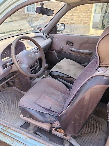 Продажа авто: Nissan Micra: 1993 г., 1 л, Механика, Бензин, Хэтчбэк — 4