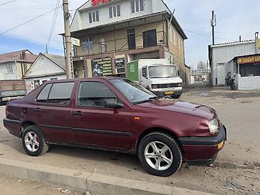 Volkswagen: Volkswagen Vento: 1993 г., 1.8 л, Механика, Газ, Седан — 11