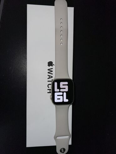 Apple Watch: Продаю оригинал Apple Watch SE 44мм (2 поколение) 2023 года, золотого