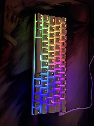 ucuz modemler: 22-ədəd fərqli rəng düyümü var. Blue-switch klavyedi Kompakt RGB — 3