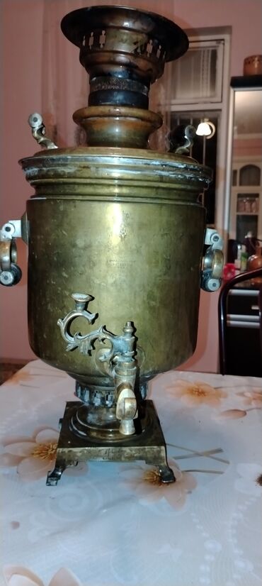 Bitkilər: Antik mis samovar - Material: tam metal konstruksiya, əsasən mis