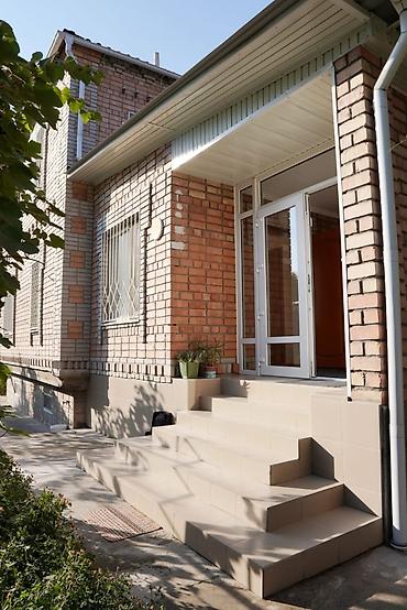 3 комнаты, 145 м², 8 соток, Бишкек, Киргизия 1 Риэлтор at lalafo.kg 3 комнаты, 145 м², 8 соток, Бишкек, Киргизия 1 Риэлтор
