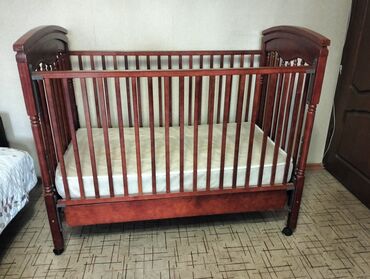 продаю детский кровать: Односпальная кровать, Для девочки, Для мальчика, Б/у