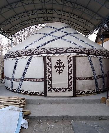 кызыл кия кыз: Боз үйлөрдү ижаралоо, Каркасы Жыгач, 85 баш, Казан, Идиш-аяк, Полу менен — 5
