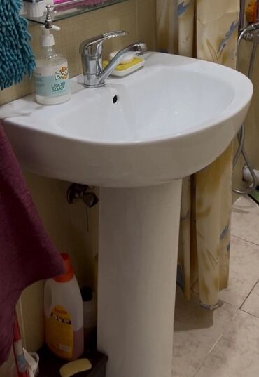 Lyuk qapaqları: Pedestal tipli hamam çanağı və qarışdırıcı kran - Klassik oval