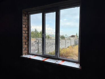 робот для окон: ПВХ окно с двухстворчатой конфигурацией и одной поворотно-откидной