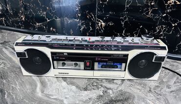 япи центр: Винтажная кассетная магнитола Sanyo m-w15 -2k