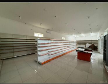 Kommersiya daşınmaz əmlakının satışı: Satılır: Mağaza içindəki Avadanlığlar Xüsusiyyətlər: - Geniş açıq — 4