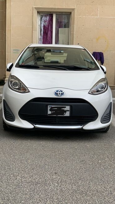 Toyota : 1.5 л | 2018 г. Хэтчбэк