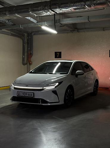byd e1: Toyota Corolla: 2026 г., 1.8 л, Автомат, Бензин, Седан — 7