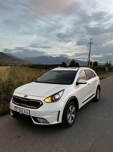 niro: Kia Niro: 2016 г., 1.6 л, Робот, Гибрид, Кроссовер — 3