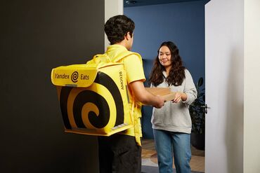 glovo работа пешим курьером: Требуются пешие курьеры и велокурьеры на работу или подработку