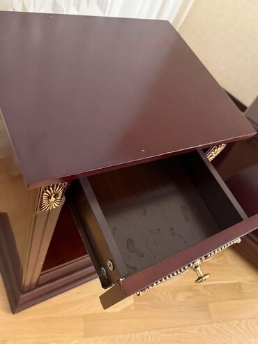 Qonaq otağı dəstləri: İşlənmiş, Jurnal masası, İtaliya — 10