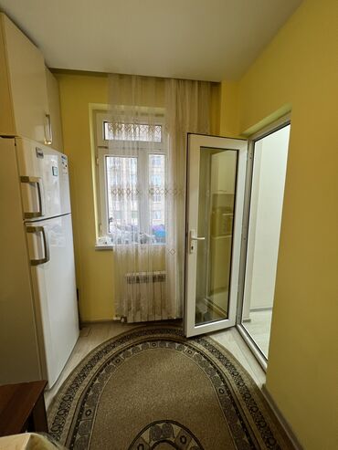 Köhnə tikili: Bakı, Bakıxanov qəs., 2 otaqlı, Köhnə tikili, m. Neftçilər, 50 kv. m — 25