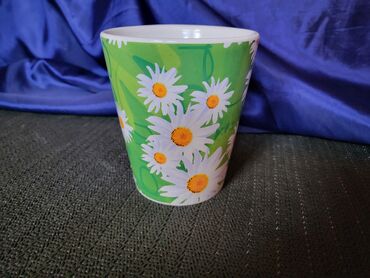 Čaše: Solja nova,vintaz porcekanska. Univerzalna solja. Visina. 9,5cm — 3