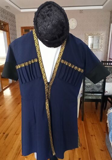 reqs paltarı: Milli rəqs paltarı 2. 3 dəfə geyinilib bədən ölçüsü balaca olduğundan