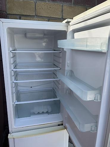 mini refrigerator: Холодильник Samsung, двухкамерный, белый, с нижним морозильником — 2