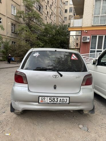 срочно срочно продам машину: Toyota Vitz: 2000 г., 0.9 л, Автомат, Бензин