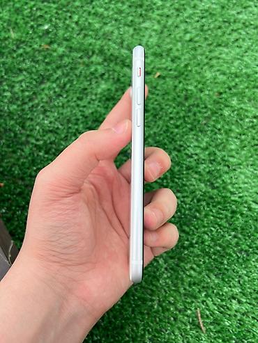 Apple iPhone: IPhone SE 2020, 64 GB, Ağ — 2