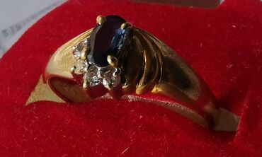 Золотое кольцо с сапфиром и бриллиантами Проба - 750 Вес - 2.24 г