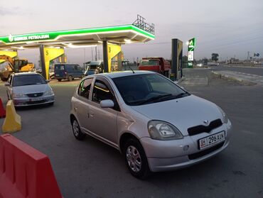 купить машину в рассрочку от собственника: Toyota Vitz: 2001 г., 1 л, Автоматтык, Бензин, Хетчбек