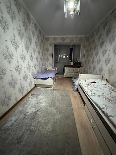 turan: 2 комнаты, 40 м², Индивидуалка, 3 этаж, Старый ремонт — 1