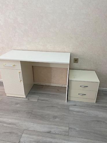 Masa +tumba Az istifade olunub ikisi bir yerde 100 AZN. UNVAN
