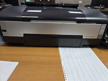 Принтеры: Продаю принтеры Epson 1410 -2 шт и 610 три в одном, струйные и цветные