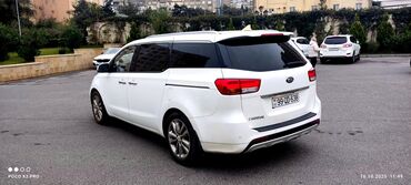 Kia: Kia Carnival (ağ rəng, miniven) - Geniş 9 yerlik salon, ailə və uzun — 7