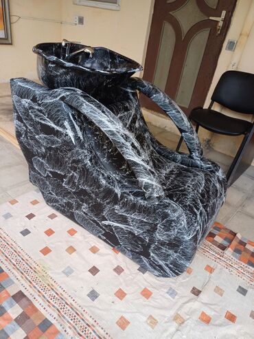 Salon, tibbi mebel dəsti: Gözəllik salonu üçün mebel dəsti Tərkib: - Saç yuma stolu: qara — 26