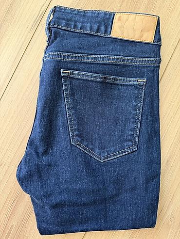 2000 dinara: H&M Ženske farmerke – tamno plavi džins, skinny kroj - Klasican — 2