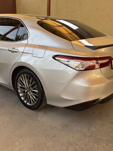 Toyota: Toyota Camry: 2018 г., Автомат, Седан — 9