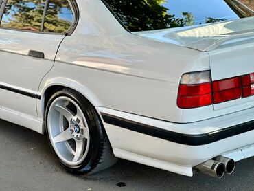 вмв капля: BMW 5 series: 1990 г., 3.2 л, Механика, Бензин, Седан