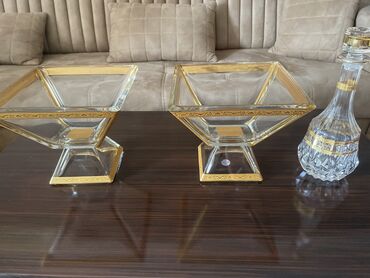 Çay dəstləri və servizlər: Yenidi 3 bir yerdə 500 m,maqazinfə qiyməti 1000m yuxarıdı