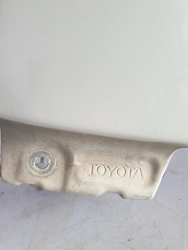 200: Крыло Переднее правое Toyota, 2012 г., Б/у, Оригинал — 2