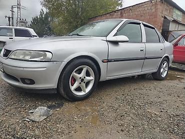 pec satisi: Opel Vectra: 1.8 l | 1996 il 235697 km Sedan — 8