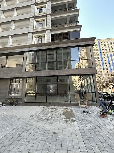 evler bine: Kommersiya obyekti – vitrinəli yer səviyyəsi sahə Ümumi -3.000 kvadrat — 4