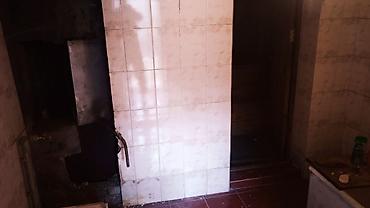 Продажа коттеджей и домов: Продаётся дом с большим закрытым двором. - высокий забор по at lalafo.kg — 8 Продажа коттеджей и домов: Продаётся дом с большим закрытым двором. - высокий забор по — 8