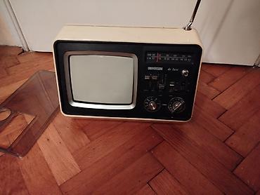 Stari uređaji: Retro tv stari Universum televizor.Prodaje se kao dekoracija jer vise — 1