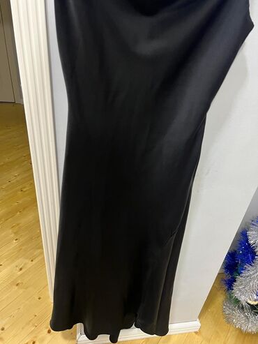 Ziyafət donları: M razmer iki qara və yashildon birlikdə satılır 15 AZN — 11