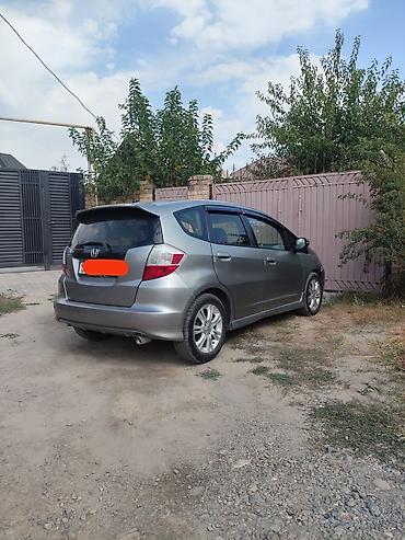 Honda Fit: 2008 г., 1.5 л, Автомат, Бензин, Хэтчбэк