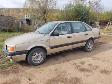 продажа спецтехники бу: Volkswagen Passat: 1988 г., 1.8 л, Механика, Бензин, Седан