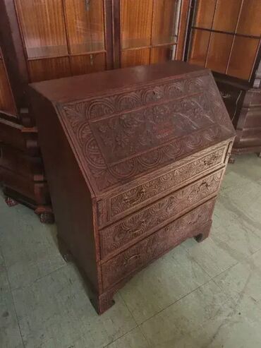 Stilski radni stolovi: Sekreter rucni rad duborez u odlicnom stanju. Visina105 cm Sirina83cm na lalafo.rs — 6 Stilski radni stolovi: Sekreter rucni rad duborez u odlicnom stanju. Visina105 cm Sirina83cm — 6