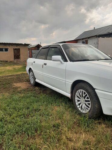 росрочка машина: Audi 80: 1987 г., 1.8 л, Механика, Бензин, Седан