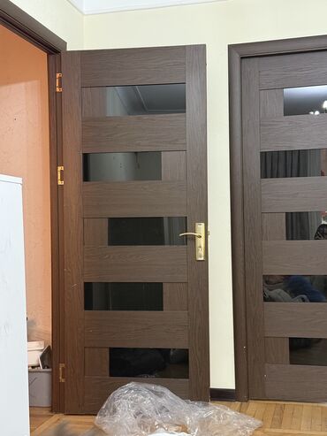 аренда квартир в баку за 200 манат: Daxili qapı, 2 ədə qapı 200 azn, endirim mümkündür