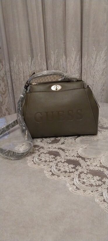 bvlgari canta: Çiyin çantası, Guess, Yeni