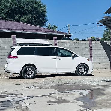 chrysler pacifica: Toyota Sienna: 2011 г., 3.5 л, Автомат — 5