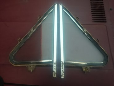 Auto delovi: Leptir staklo Lada Niva 1.6 za levo vrata. Polovno, ocuvano, skinute — 1