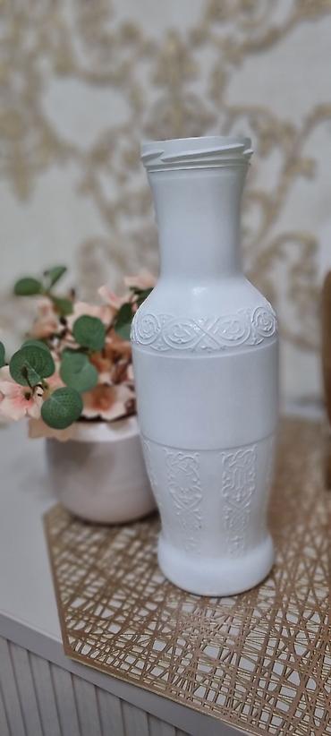 Вазы: Продаю вазу для цветов 1 шт золотого цвета 1шт белого цвета район at lalafo.kg — 16 Вазы: Продаю вазу для цветов 1 шт золотого цвета 1шт белого цвета район — 16
